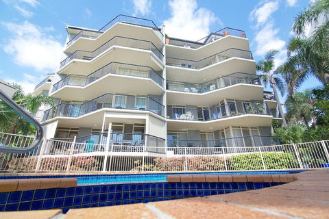 Bayview Beach Holiday Apartments - Tourism Brisbane 0