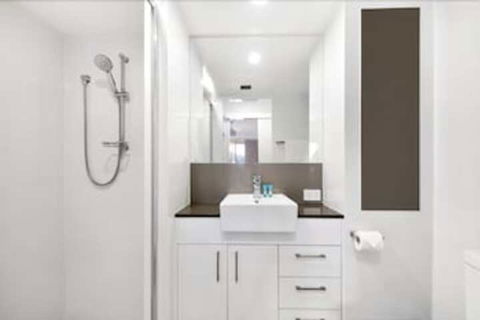 The Hill Apartments - Brisbane Tourism 7