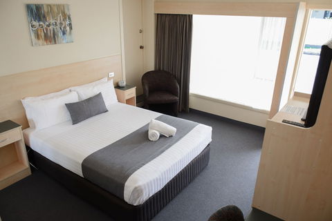 Beachway Motel & Restaurant - Tourism Brisbane 3