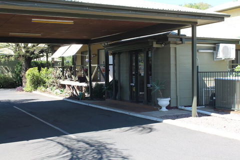 Lake Forbes Motel - Tourism Brisbane 2