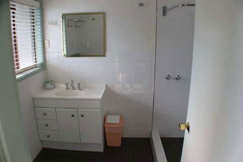 Lake Forbes Motel - Tourism Brisbane 7