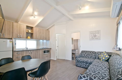 Warragul Gardens Holiday Park - Tourism Brisbane 3