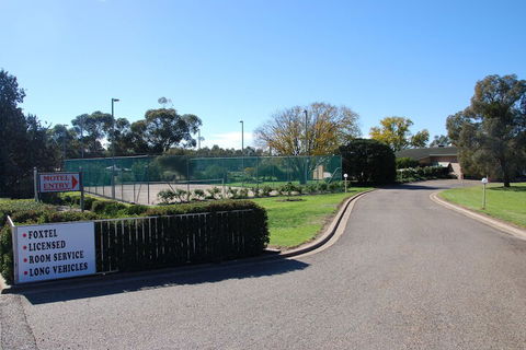 Golfview Motor Inn - Tourism Brisbane 3