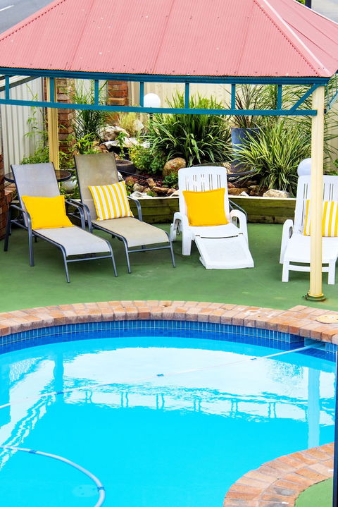 Crescent Motel - Brisbane Tourism 3
