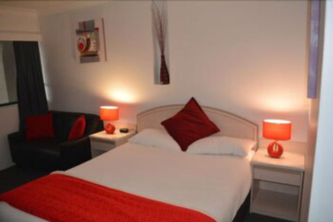 Alabaster Motor Inn Taree - Brisbane Tourism 1