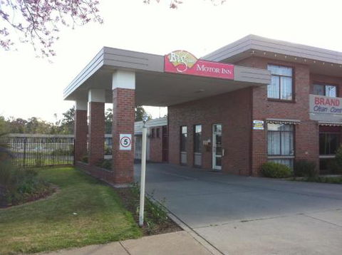 Big Valley Lakeside Paradise Motor Inn - Brisbane Tourism 0
