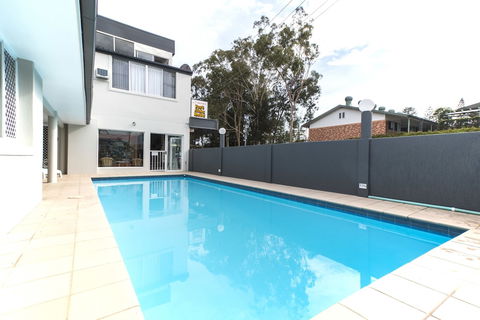 Port Aloha Motel - Tourism Brisbane 1