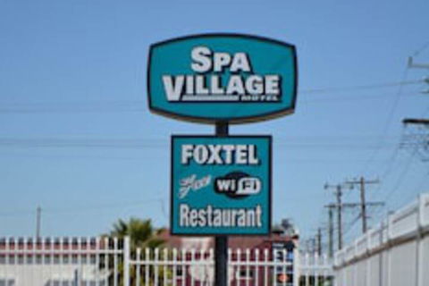 Spa Village Travel Inn - Tourism Brisbane 0