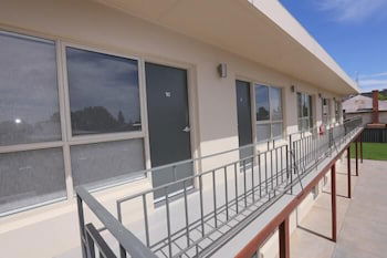 Seven Pines Motor Inn - Tourism Brisbane 1
