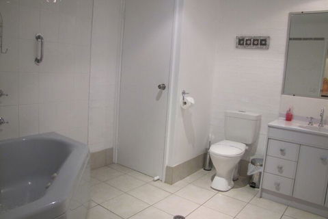 Apollo Apartments - Brisbane Tourism 5