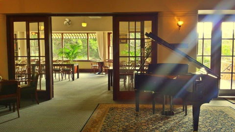 Caves House Hotel And Apartments - Brisbane Tourism 1