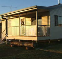 Lee Farm Stay Cottages - Brisbane Tourism
