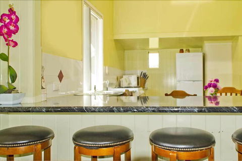 Lee Farm Stay Cottages - Brisbane Tourism 4