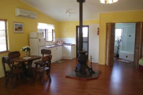 Lee Farm Stay Cottages - Brisbane Tourism 7