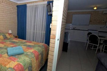 Esperance Beachfront Resort - Brisbane Tourism 6