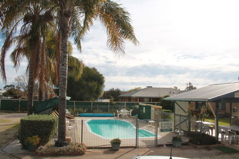 Lone Pine Motel - Corowa - Tourism Brisbane 2