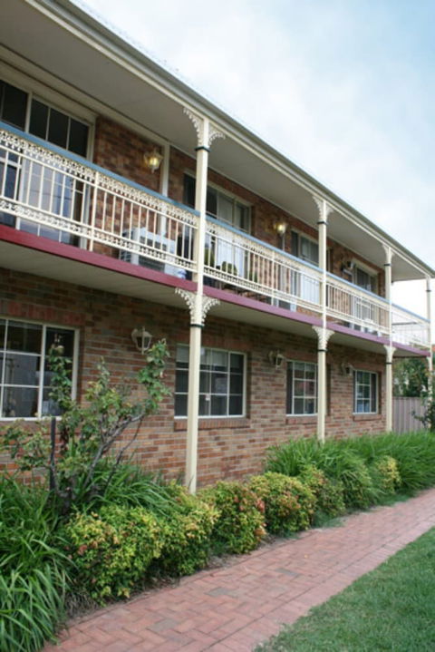 Grand Manor Motor Inn - Queanbeyan - Brisbane Tourism 4