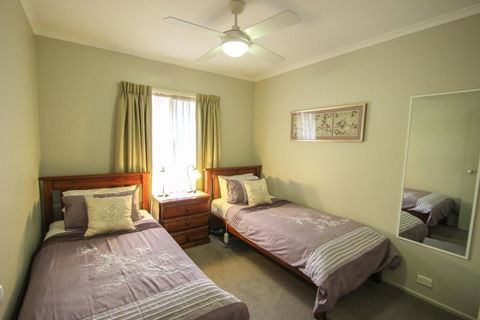 Silver Birches Holiday Unit 6 - Tourism Brisbane 1