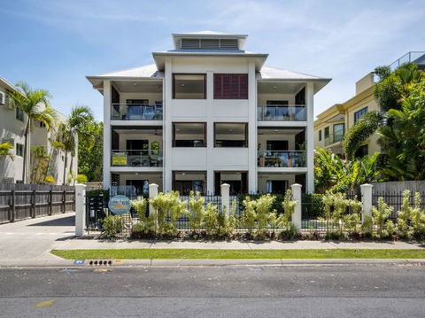 Oceansprey On The Beach - Tourism Brisbane 0