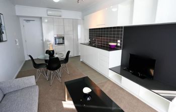 Under The Townsville Sun (694I) - Tourism Brisbane 4