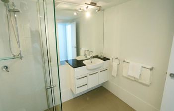 Under The Townsville Sun (694I) - Tourism Brisbane 6