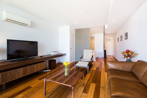 RIVER, 1BDR Melbourne Apartment - Brisbane Tourism 0