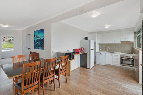 Whalevue Unit 2 - Brisbane Tourism 1
