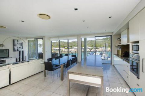 Blue On Blue Penthouse Apartment 335 - Tourism Brisbane 1