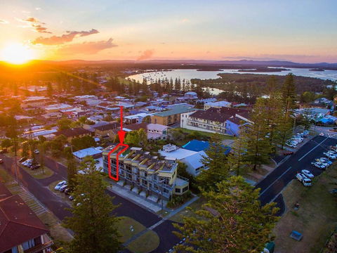 Seaspray Unit 7 Straight Across The Road From Main Beach Yamba - Tourism Brisbane 4