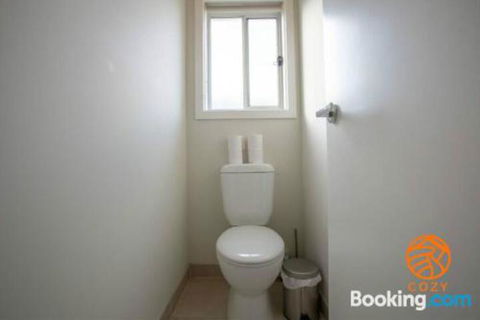 109Cozy Cranbourne Family House5Bed2Bath2Parking - Brisbane Tourism 2