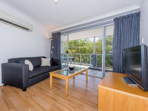 18 Shoal Bay Beach Apartments Fantastic Air Conditioned Unit With A Pool & Lift - Brisbane Tourism 2