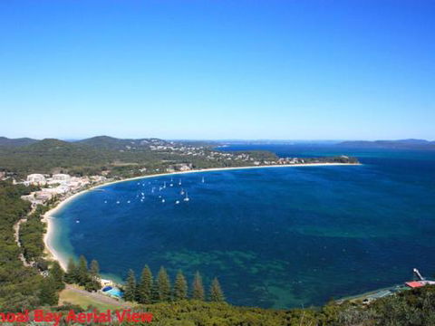 18 Shoal Bay Beach Apartments Fantastic Air Conditioned Unit With A Pool & Lift - Brisbane Tourism 3