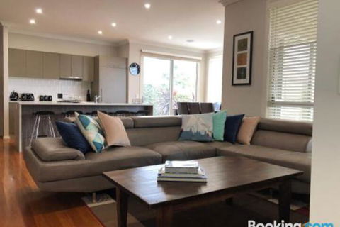 Taboga 3 Bedroom 3 Bathroom Villia - Brisbane Tourism 3
