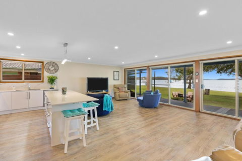 Kalimna Lakeside Living - Brisbane 4u 2