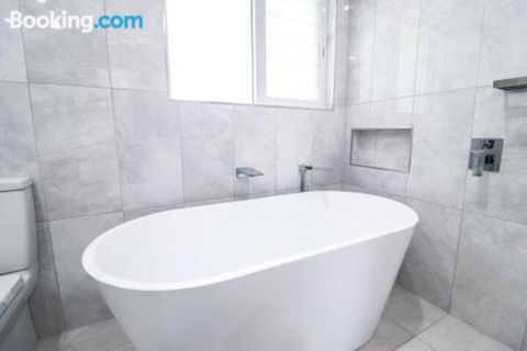 Saltwater Manor - Tourism Brisbane 6