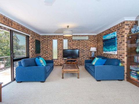 COLUMBIA VIEWS 2 / 9 COLUMBIA CLOSE AIRCON WIFI NETFLIX VIEWS & BOAT PARKING - Tourism Brisbane 6