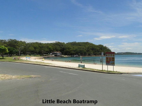 COLUMBIA VIEWS 2 / 9 COLUMBIA CLOSE AIRCON WIFI NETFLIX VIEWS & BOAT PARKING - Tourism Brisbane 1