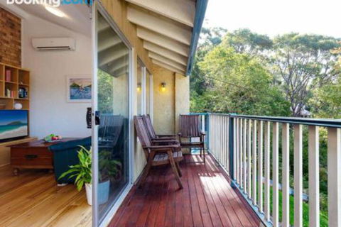Gymea Retreat 56 Ullora Close Tri Level Home With WIFI & Aircon - Tourism Brisbane 3