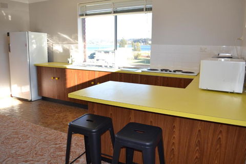 Apartment With Sweeping View Of The Bay 2 Bedrooms Sleeps 5 - Tourism Brisbane 3
