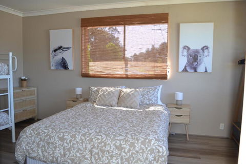 Apartment With Sweeping View Of The Bay 2 Bedrooms Sleeps 5 - Tourism Brisbane 1