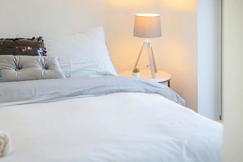 A Cozy & Stylish Suite Near Melbourne Central - Brisbane 4u 2