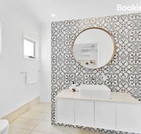 Mudjimba Island Beach House - Brisbane 4u