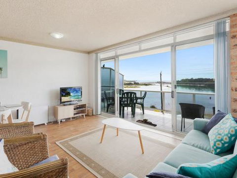 Sapphire Waters Unit 2 - Tourism Brisbane 4