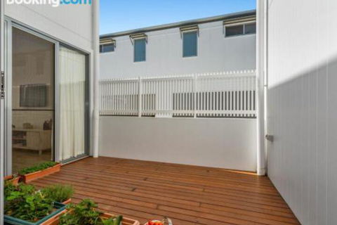 SEASIDE By THE BEACH - Tourism Brisbane 2