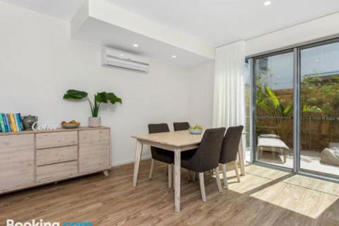 SEASIDE By THE BEACH - Tourism Brisbane 1