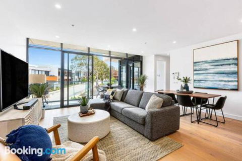 Luxe 101 At Martha Cove Waterfront Luxury On The Marina Walk To Beach - Tourism Brisbane 5