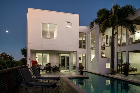 Sunshine Coast White House - Tourism Brisbane 1