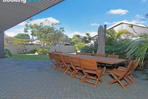 Seaside Escape At Jones Beach Swimming Pool - Brisbane Tourism 6