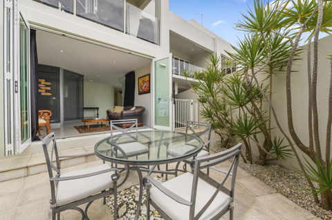 Beachfront By The CC Family Friendly Plunge Pool Steps To The Beach - Tourism Brisbane 3