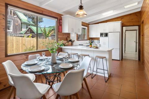 Coleys Beach House Yallingup - Brisbane Tourism 6